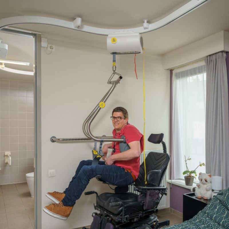 La imagen tiene un atributo ALT vacío; su nombre de archivo es grua-de-techo-handimove-2-1.jpg